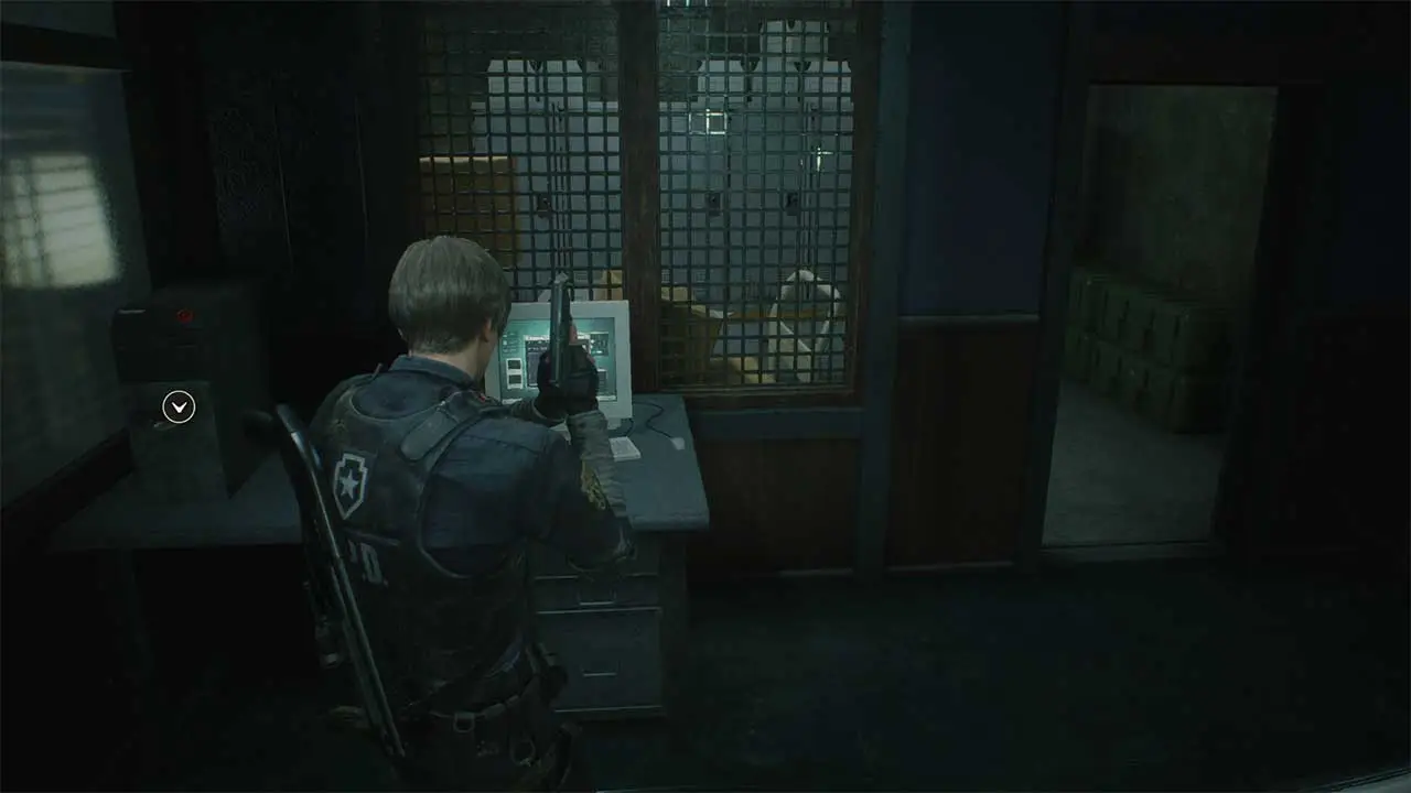 Resident evil 2 где медальоны. Флешка Star Resident Evil 2. Офис Stars Resident Evil 2. Resident Evil 2 Remake Stars Office. Resident Evil 2 Remake офис Stars компьютер.