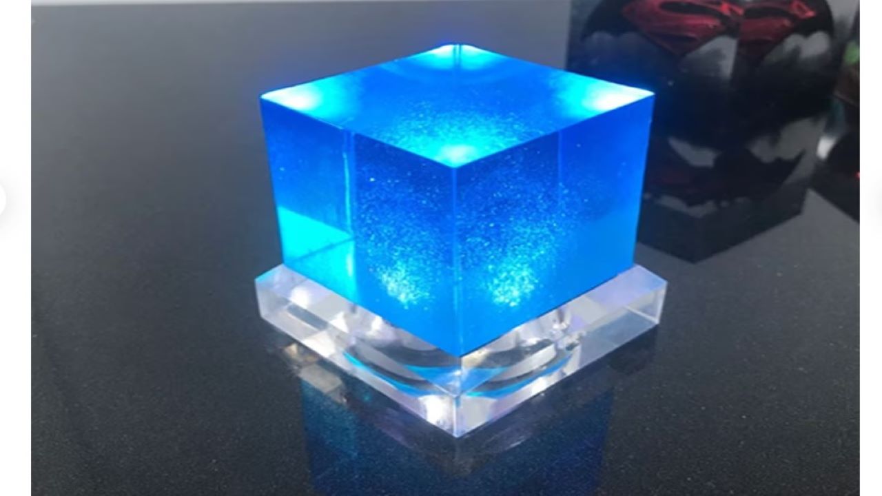 Tesseract-Cube-Best-Marvel-Gifts