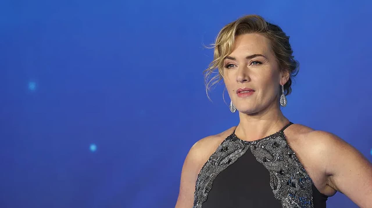 Kate-Winslet-During-Avatar-The-Way-of-Water-Red-Carpet-Event