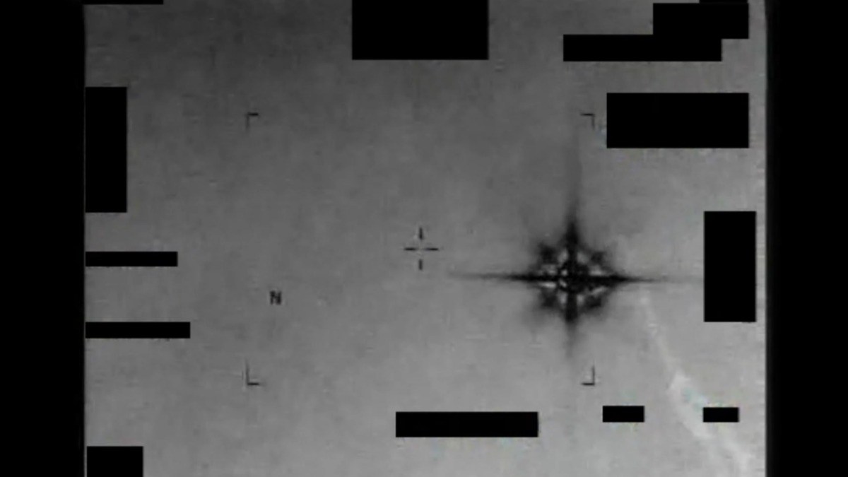 US military's own infrared camera caught a shape-shifting 'eight ...