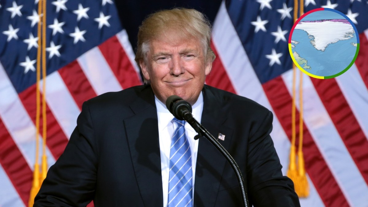 Donald Trump speaking at a microphone in front of U.S. flags, with an inset map showing Greenland and the surrounding Arctic region.