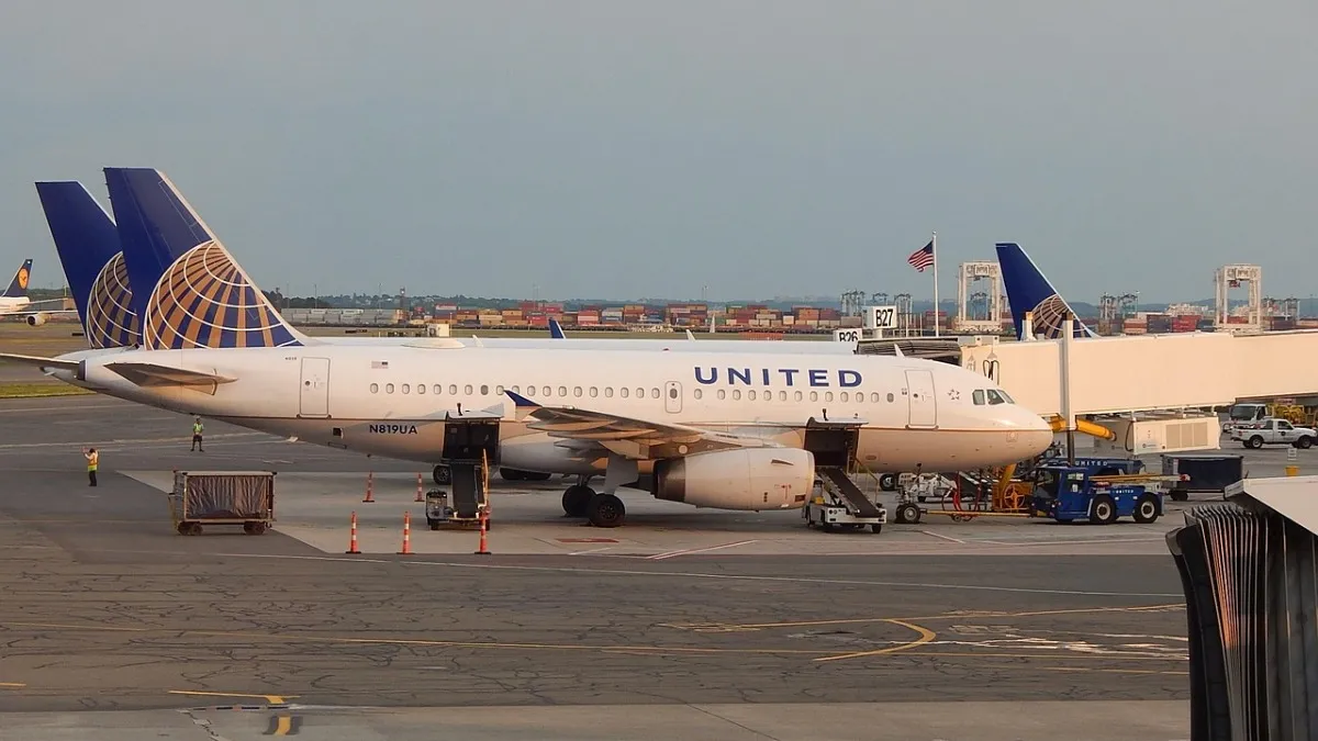 How Do You Book Wheelchair Assistance for a United Airlines Flight?